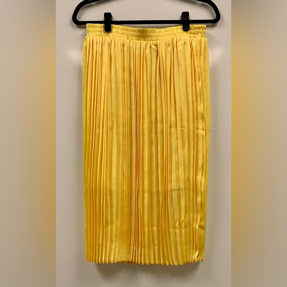 Woman’s Endless Rose Yellow Skirt